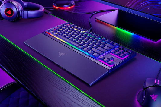 Razer Ornata V3 Tenkeyless Gaming Tastatur Mecha-Membran RGB-LED Handgelenkaufl